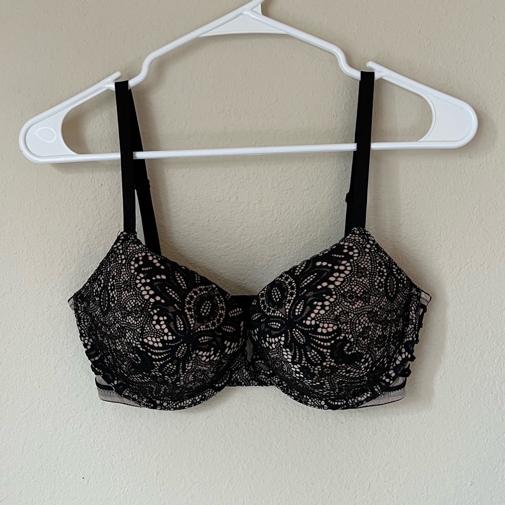Victoria’s Secret push up bra 32DD